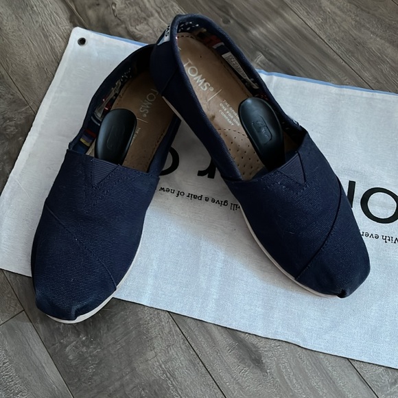 Toms Navy Blue loafers women size 6 - Picture 9 of 11